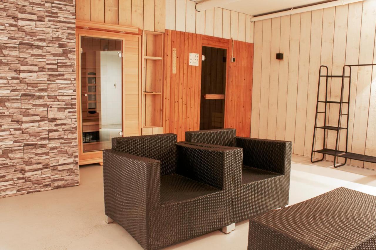 Luxus Familienvilla Mit Jacuzzi & Sauna 2 Tzummarum エクステリア 写真
