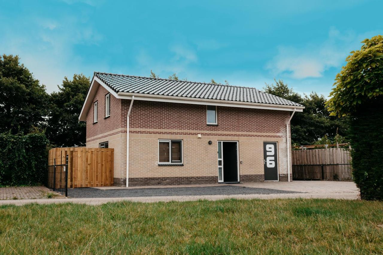 Luxus Familienvilla Mit Jacuzzi & Sauna 2 Tzummarum エクステリア 写真